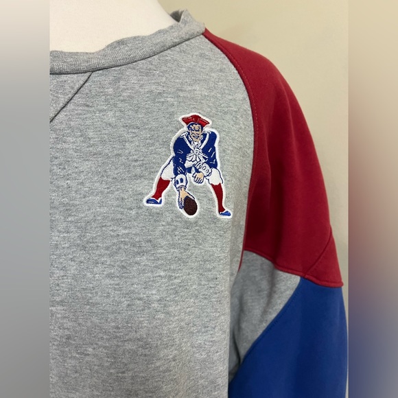 Mitchell & Ness Throwback Vintage Style Sweatshirt New England Patriots 2XL - Picture 2 of 9